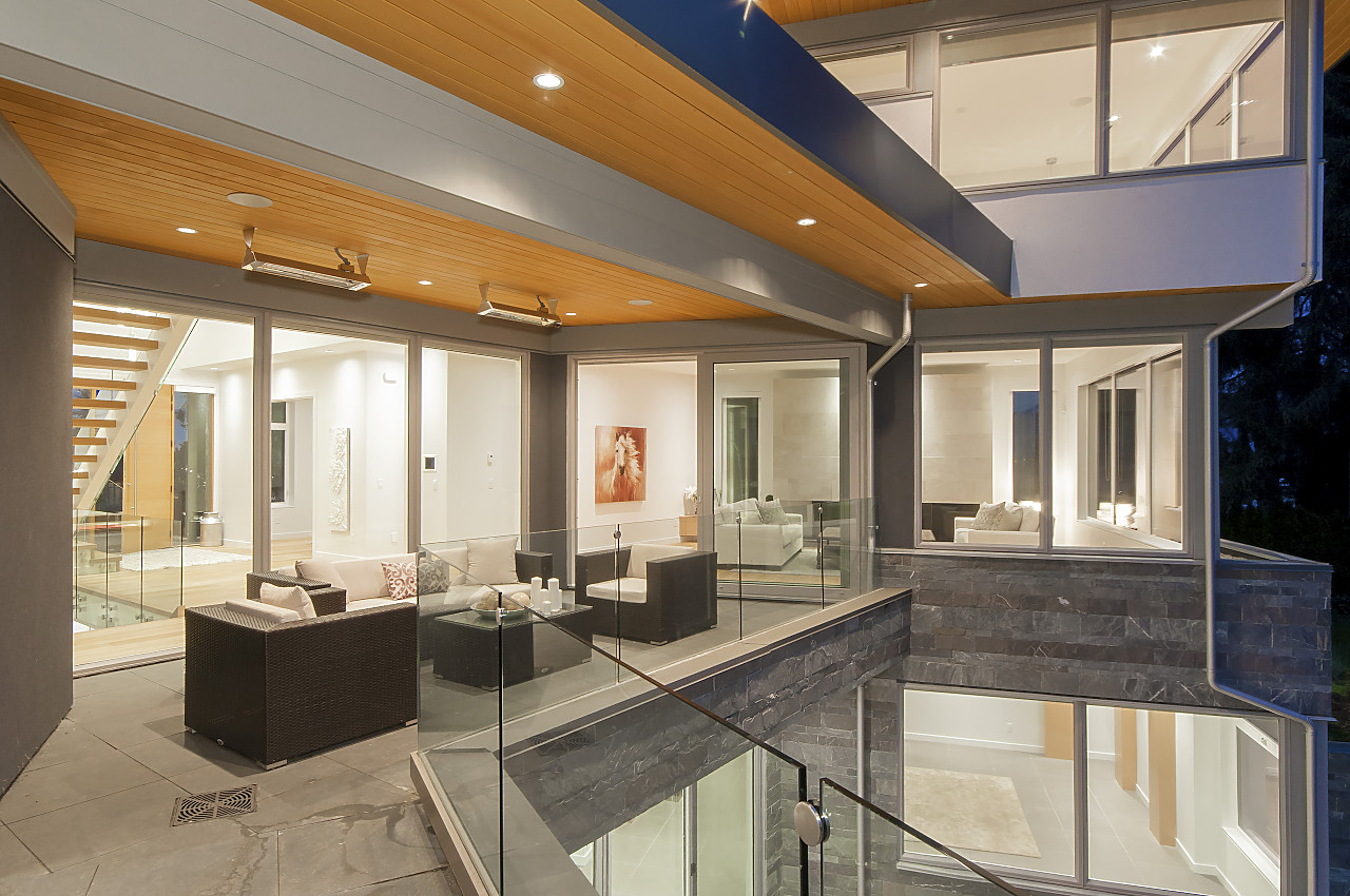 Modern custom build interior